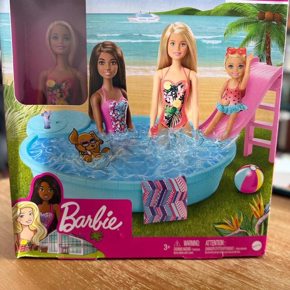 Barbie Poolside Fun Set with Pink and Blue Accents